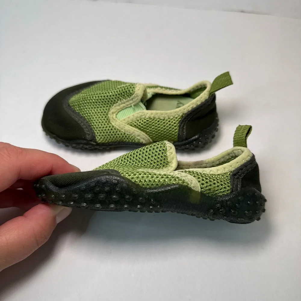 Old Navy Toddler Green Mesh Slip On Water Shoes Size 5